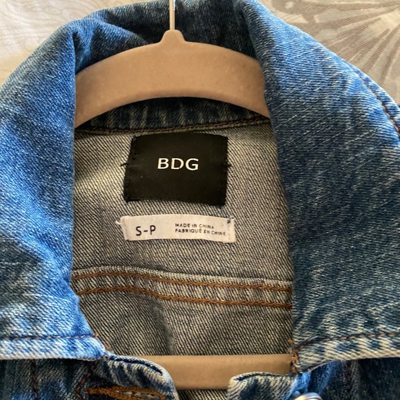 Urban Outfitters BDG Cropped Jean Jacket - Picture 5 of 5